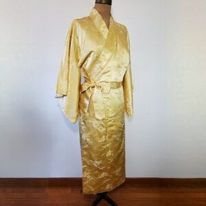 Kimono Size XL Yurata Robe Vintage Made in Japan 100% Silk Lined Gold Embroidery